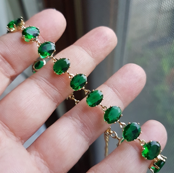 Swarovski Elements 18k Gold Plated Oval Emerald Green Tennis Bracelet NEW - Picture 11 of 12